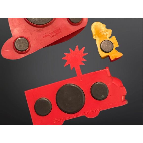 Giftco 911 Firefighter Collectible Rubber Magnets Red Hat Puppy FireTruck A31 - Picture 2 of 5